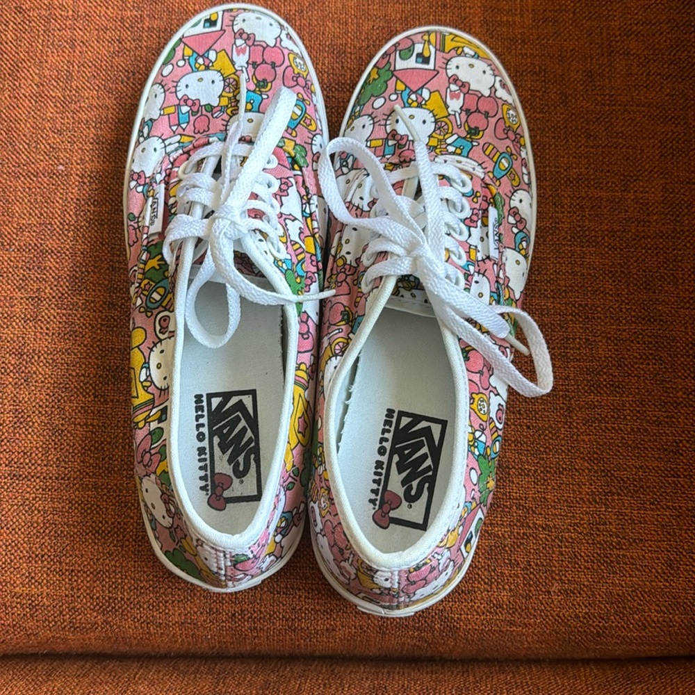VANS Hello Kitty sneakers sz 6
